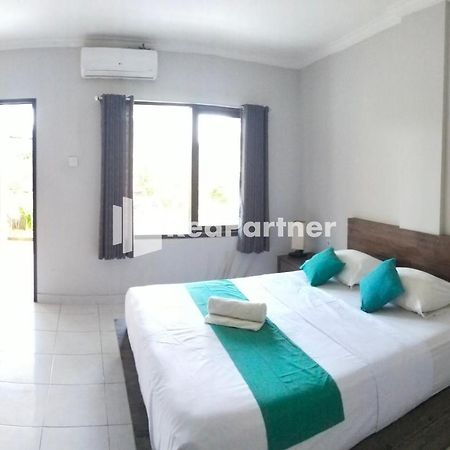 Pondok Sentana Guest House At Jalan Raya Uluwatu Redpartner อูงาซัน ภายนอก รูปภาพ