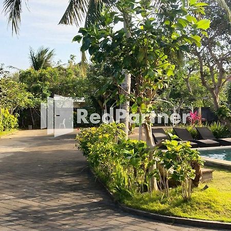 Pondok Sentana Guest House At Jalan Raya Uluwatu Redpartner อูงาซัน ภายนอก รูปภาพ